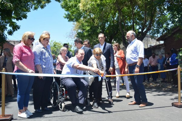 Valdés habilitó 14 cuadras pavimentadas en Curuzú Cuatiá, y anunció la construcción de otras 20
