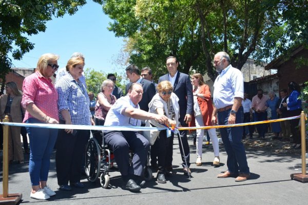 Valdés habilitó 14 cuadras pavimentadas en Curuzú Cuatiá, y anunció la construcción de otras 20
