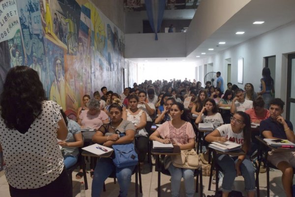 Ofrecen clases gratuitas para ingresantes a Derecho de la UNNE