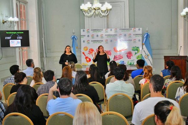 Desarrollo Social comenzó un curso de Lengua de Señas Argentinas