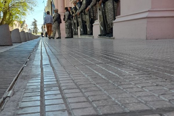 Corrientes: policías y agentes penitenciarios insisten con ser atendidos por reclamos salariales