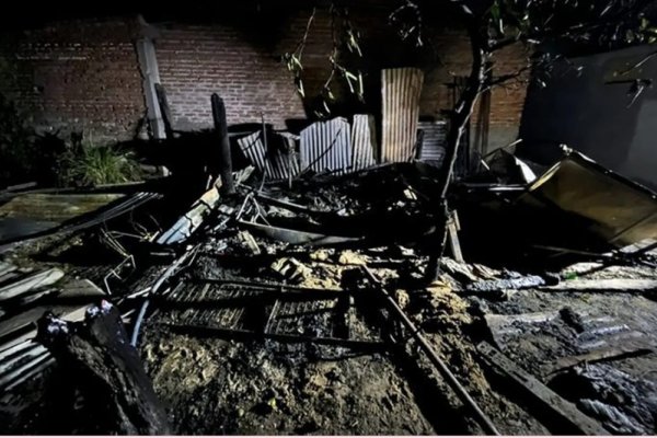 Un hombre quedó atrapado en un incendio dentro de su casa y murió entre las llamas