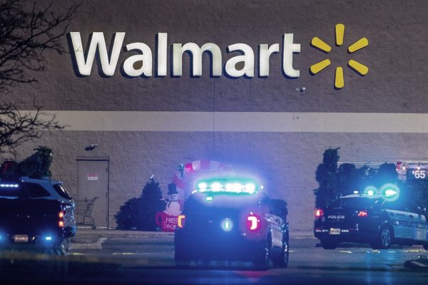Otro tiroteo en EEUU dejó varios muertos y heridos en un supermercado de Virginia