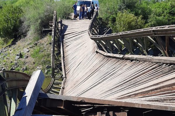 Puente caído en Mercedes: Vialidad Provincial planea desarmar otro para reemplazarlo
