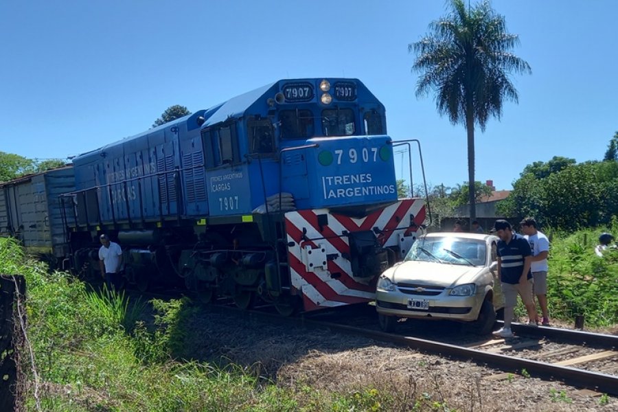 Corrientes: tren arrolló automóvil en Santo Tomé pero no hubo heridos