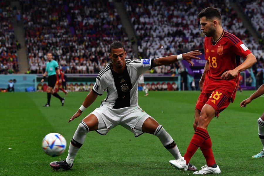 España igualó con Alemania, que se salvó en el final de quedar casi eliminado