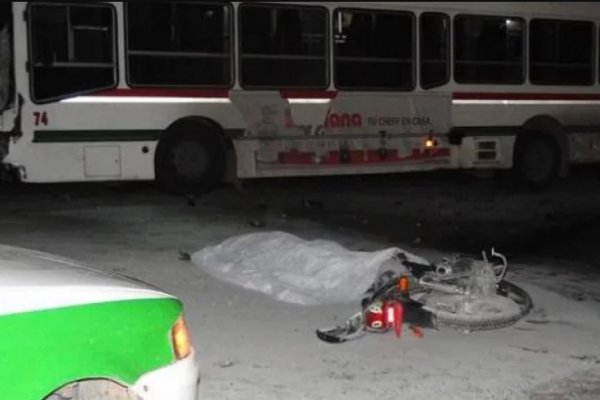 Corrientes: un motociclista murió tras ser atropellado por un colectivo