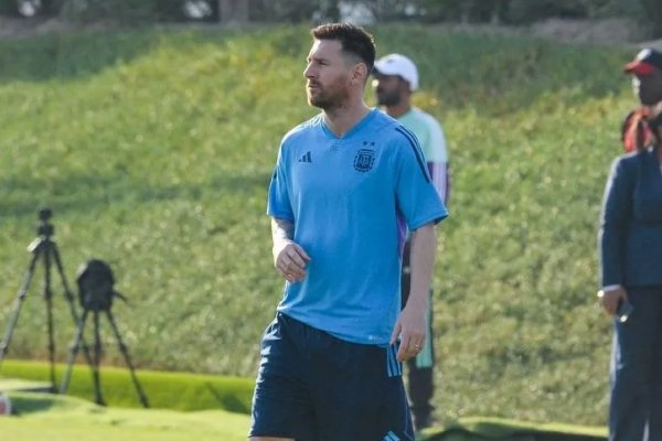 Bajo la mirada de Messi, la Selección Argentina se entrenó pensando en Polonia
