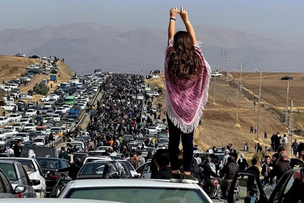 Protestas en Irán: estiman en 300 las muertes, incluidos decenas de policías y soldados