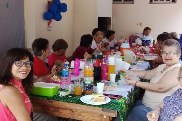Festejo múltiple de cumpleaños en los Clubes de Abuelos