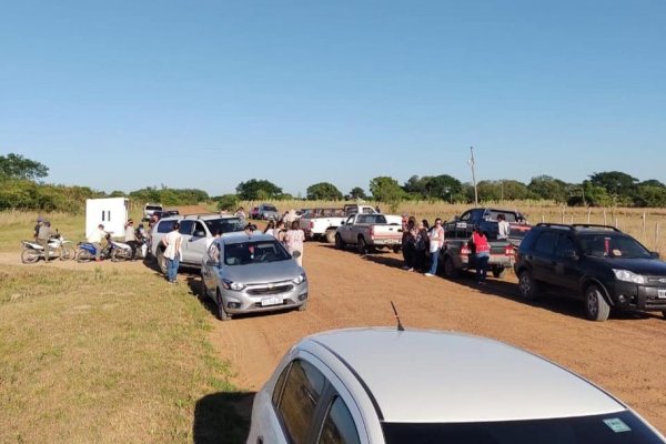 Protesta de vecinos de Yataity Calle por ruta provincial en mal estado para transitar