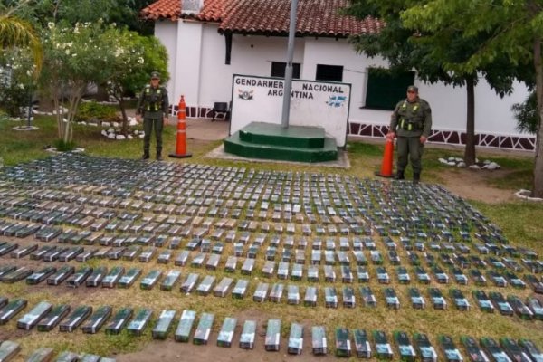 Trasladaba 7.500 paquetes de cigarrillos ilegales en su camioneta