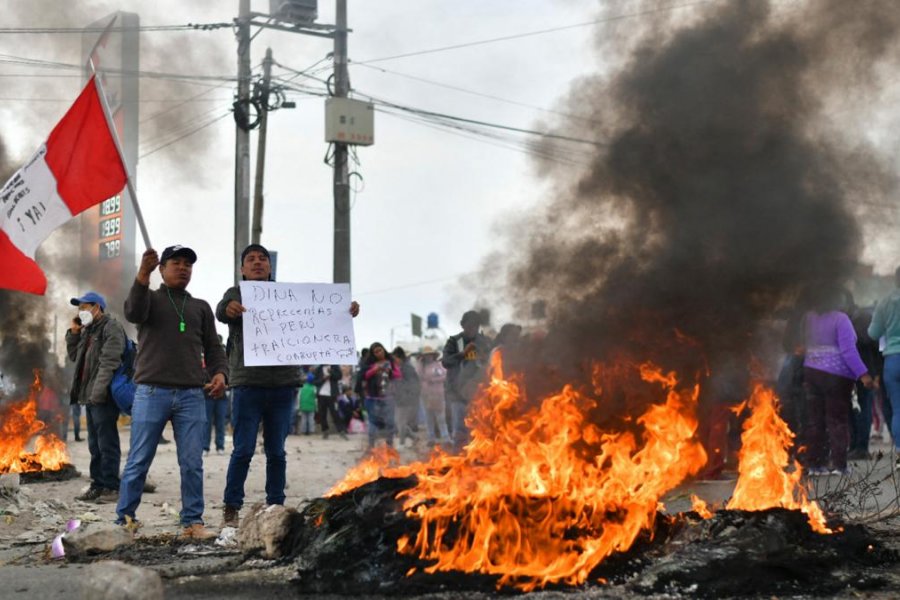Perú suma otro muerto en las protestas por la destitución de Castillo