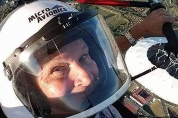 Ensenada: un hombre hacía parapente, se accidentó con un cableado eléctrico y murió