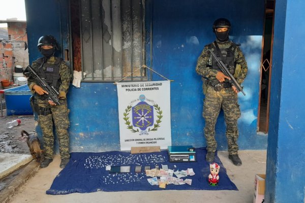 Secuestran 320 dosis de cocaína fraccionada, dinero en efectivo entre otros elementos y demoran a un hombre y una mujer