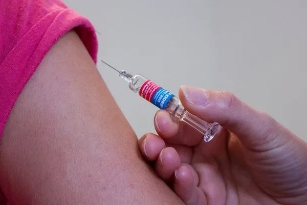 Continua la campaña de vacunación contra Covid-19 y Gripe en Capital