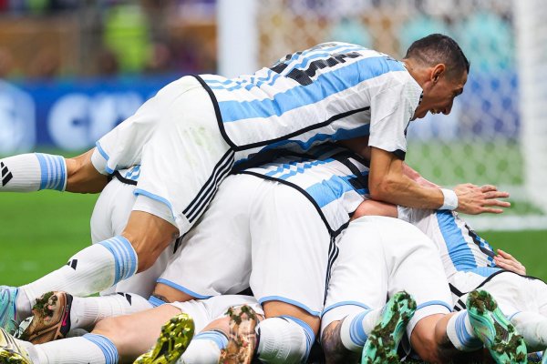 El vuelo de la Selección ya salió desde Roma y esta medianoche aterrizará en Buenos Aires