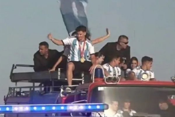 El tremendo recibimiento a Julián Álvarez en Calchín tras ser campeón del mundo