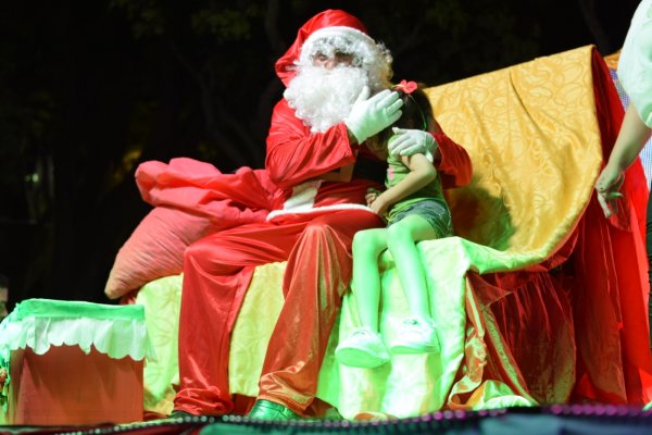 Desarrollo Social invitó a Papá Noel para recibir las cartas de los niños en la Expo Navideña