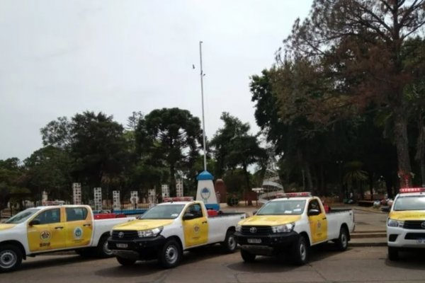 Entregaron camionetas a las brigadas forestales de distintas localidades correntinas