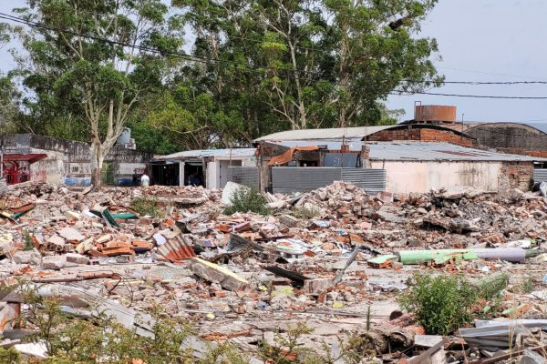 Corrientes: El Gaucho Gil entre los escombros