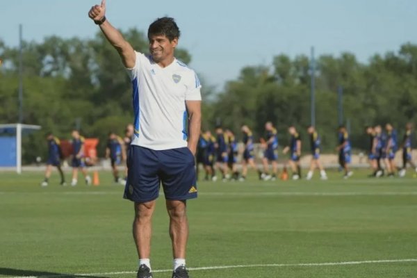 Hugo Ibarra firmó la renovación de su contrato y seguirá como técnico de Boca en 2023