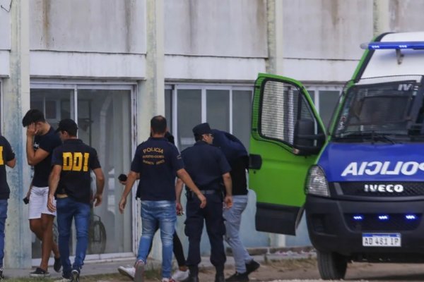 Juicio por el crimen de Fernando Báez Sosa: los rugbiers fueron trasladados a la cárcel de Dolores