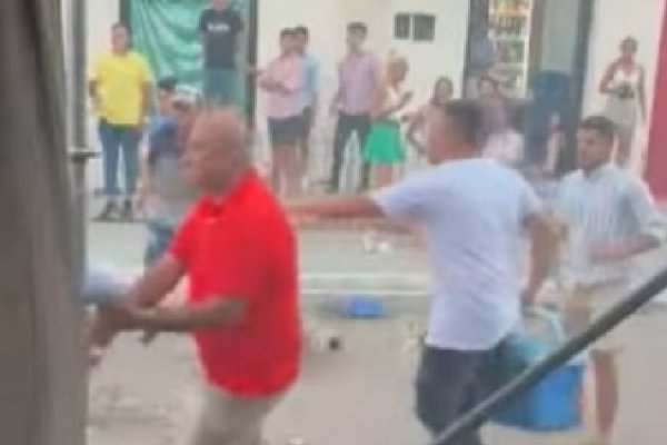 Corrientes: intendente tuvo que intervenir en una pelea durante una fiesta de fin de año