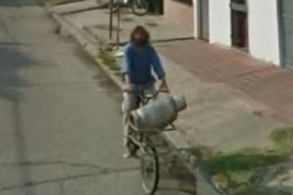 Corrientes: le regalaron una bicicleta al hombre que le robaron mientras repartía gas