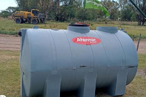 Corrientes: robaron un tanque de agua y lo abandonaron en la ruta