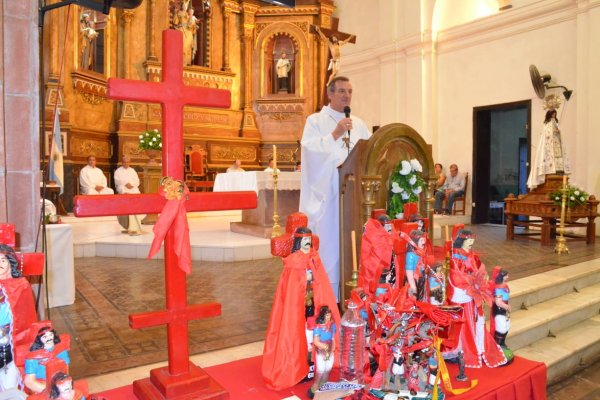 Día de la Cruz Gil: el Obispo invitó a encontrarse con el amor de Cristo