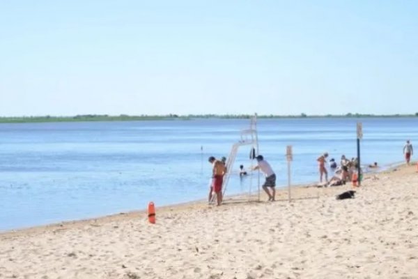 Alerta por la presencia de rayas y palometas en la playa de Esquina