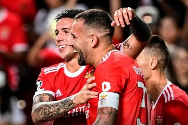 Enzo Fernández marcó en su regreso a Benfica ante Varzim