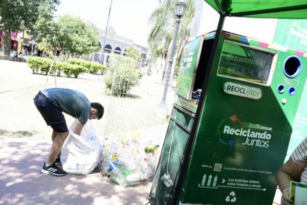 Eco-trueque: aumenta el monto de canje de botellas por crédito en la SUBE