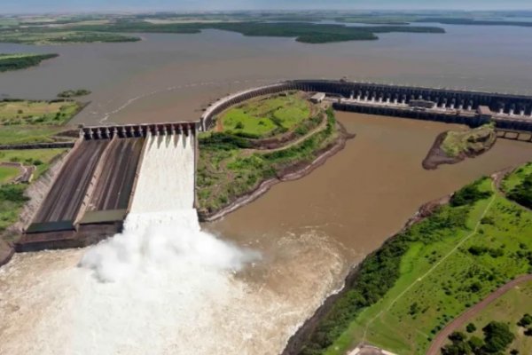 Itaipú abrirá compuertas y se prevé un repunte del río Paraná