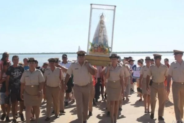 Los de Imaguaré recibieron a la Virgen de Itatí en la playa Arazaty