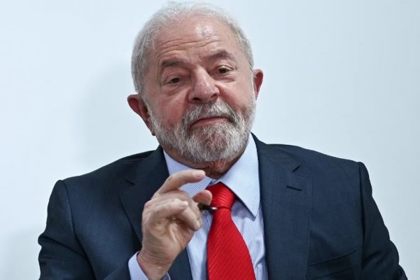Lula despidió a 40 militares que estaban a cargo de la vigilancia de la residencia presidencial durante el intento de golpe de Estado