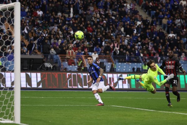 Golazo espectacular de Lautaro Martínez en el 3-0 del Inter al Milan
