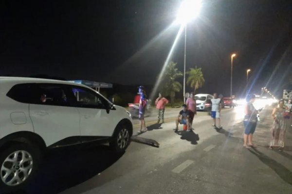 Manifestación en el puente Chaco-Corrientes por falta de suministro eléctrico