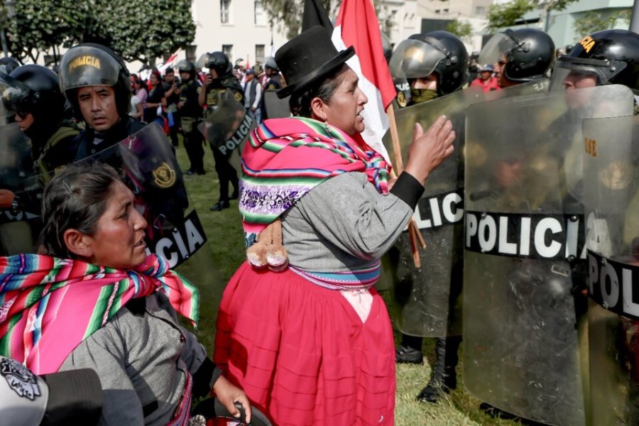 Llegan manifestantes a Lima para la gran marcha nacional