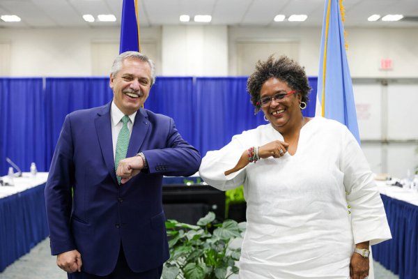 El Presidente se reunió con la primera ministra de Barbados, Mia Mottley
