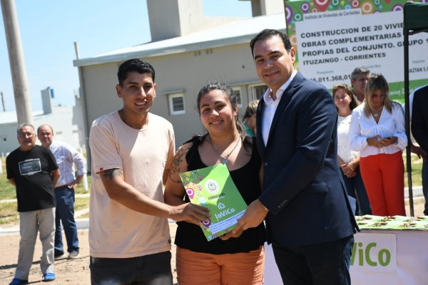 Entregaron 40 viviendas e inauguraron refacciones en la Iglesia San Juan Bautista