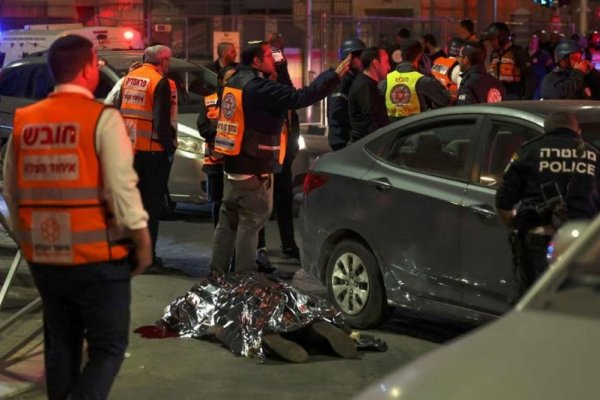 Israel: al menos 7 personas murieron por un ataque terrorista en Jerusalén