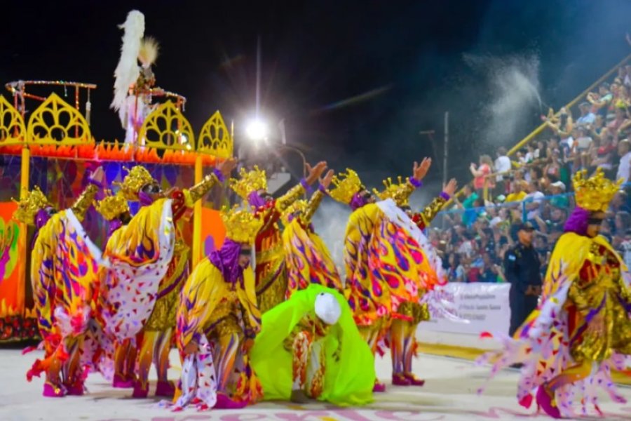 Más de 8 mil personas disfrutaron de la primera noche de los carnavales en Paso de los Libres