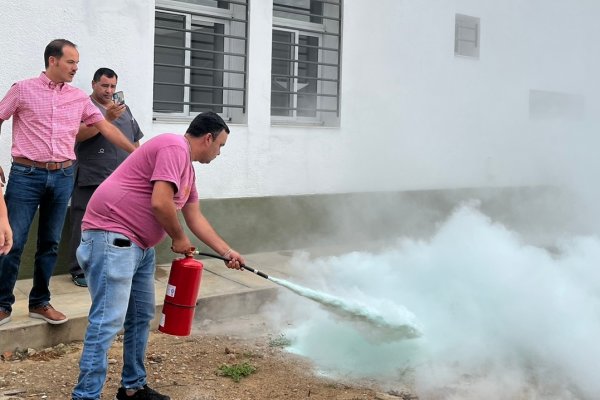 Capacitan a personal de centros de salud ante el riesgo ígneo