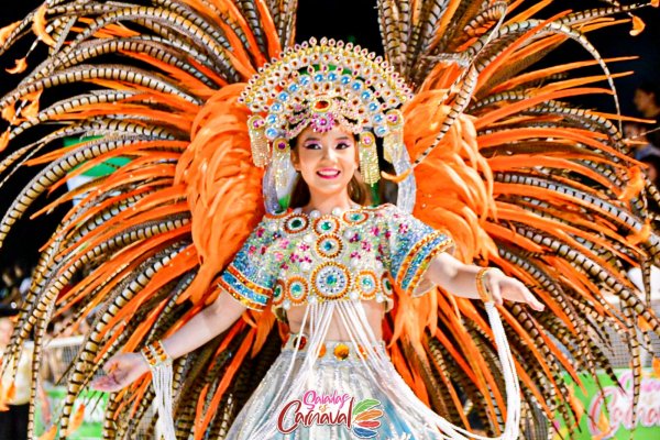 Con el corsódromo repleto, Saladas vivió su segunda noche de carnaval