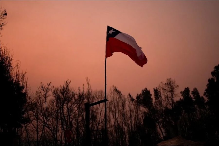Alerta roja en Chile por los incendios: aumentó a 26 el número de muertos