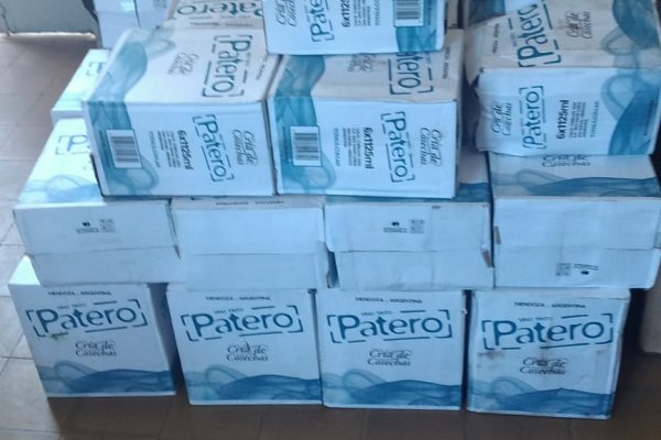 La Policía recuperó cajas de vino y chocolatadas que fueran sustraídos de un galpón