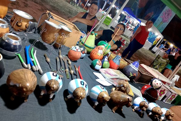 La feria de Emprendedores con gran éxito en el Paseo Iberá