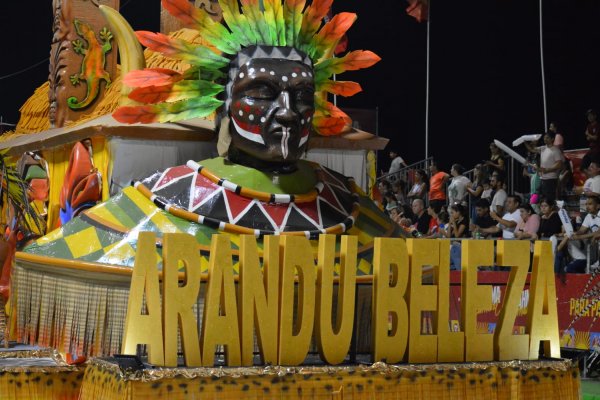 Malestar en Arandú Beleza por no ser convocada a la última noche de carnaval
